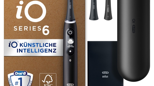 Oral-B iO Series 6 Plus Edition Elektrische Zahnbürste/Electric Toothbrush, PLUS 3 Aufsteckbürsten, 5 Putzmodi für Zahnpflege, Reiseetui, Designed by Braun, black lava